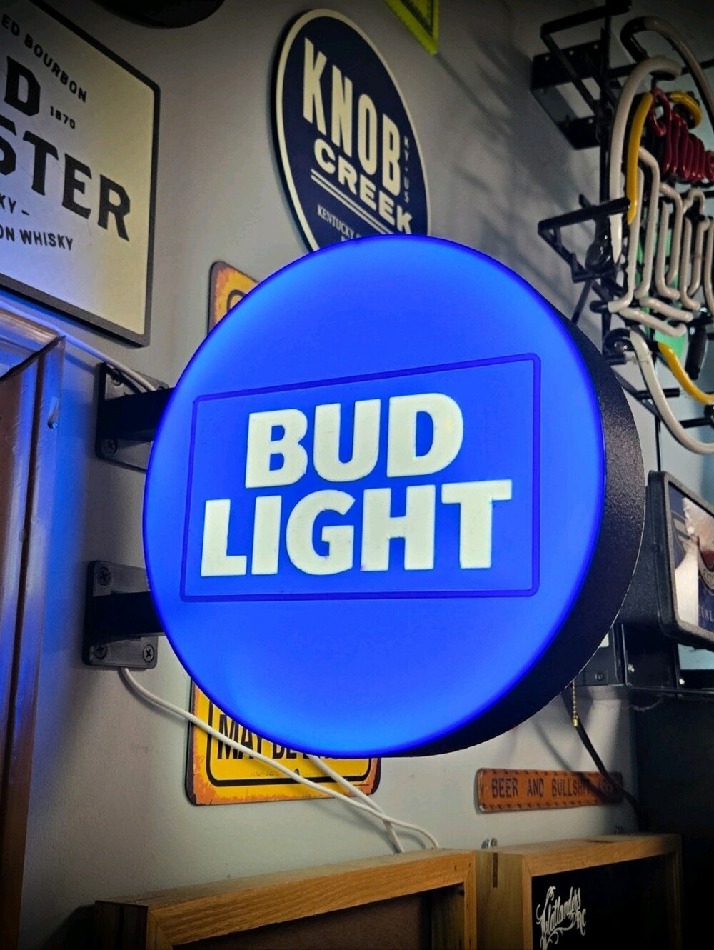 Blue Round Wall Sign - Bar & Party Décor